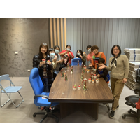 手作達人
課程：聖誕果實瓶、烘焙甜點蠟燭 
時間：109年12月2日   18：00~