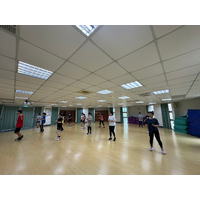 舞動人生
時間：每週二  中午12：00~13：00
老師：簡文彥
地點：韻律教室 