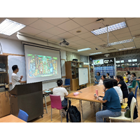 時間：113年5月30日(四)  12：00~12：50
地點：行政大樓  A814情境教室
書名：與成功有約
內容：要是第一：找到目標與方法