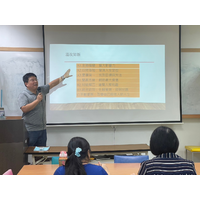 時間：113年月11月7日(四)  12：00~12：50
地點：行政大樓  A814情境教室
書名：與成功有約
內容：統合綜效