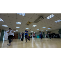 舞動人生
時間：每週二  中午12：00~13：00
老師：簡文彥
地點：韻律教室