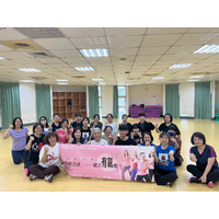 舞動人生
時間：每週二  中午12：00~13：00
老師：簡文彥
地點：韻律教室