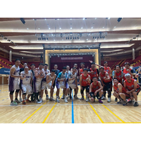 籃球社
時間：每週三  下午五點~
地點：體育館